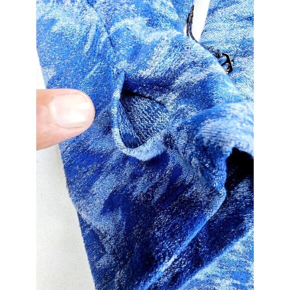 Lululemon Size Medium Mens Blue Camo Surge Warm 1/2 Zip Pocket Thumb Slot Nwt - Picture 8 of 13